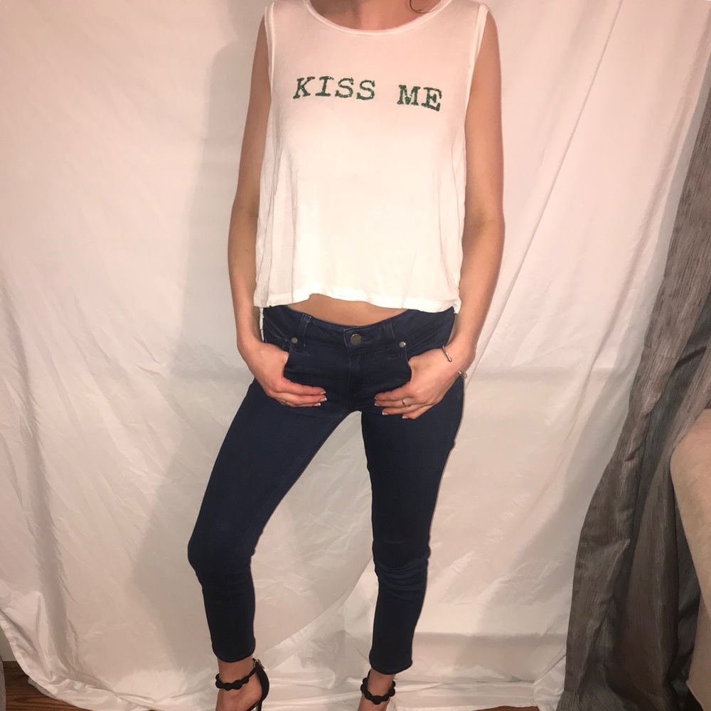 Laidback white “kiss me” tank
